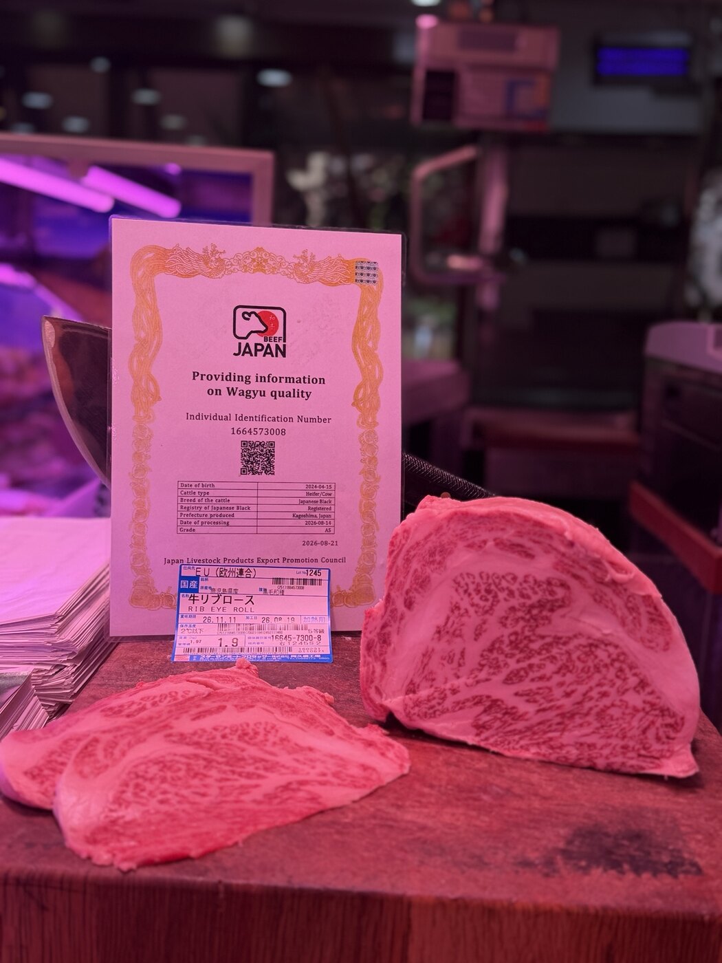 Wagyu japonés A5 con su certificado de trazabilidad